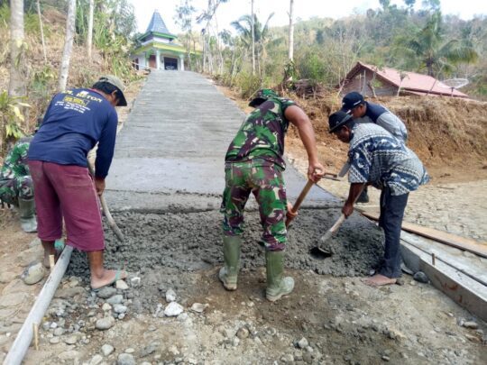 Tanjakan Tercuram Sasaran Rabat Jalan TMMD ke 106 Selesai Dirabat