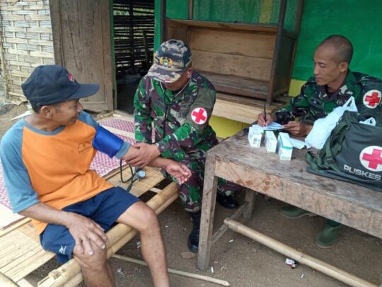 Satgas TMMD 106 Kodim Cilacap, Lakukan Cek Kesehatan Warga Desa Cilibang