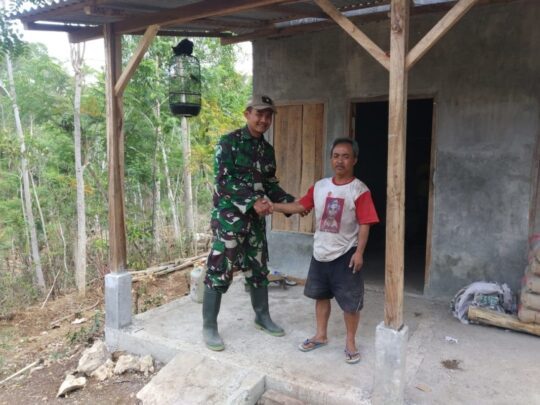 Senyum Pak Darno Punya Rumah Bagus Berkat Program TMMD Kodim 0818 Malang