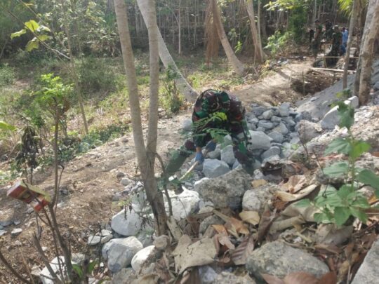 Personel SATGAS TMMD 106 HANDAL PECAH BATU