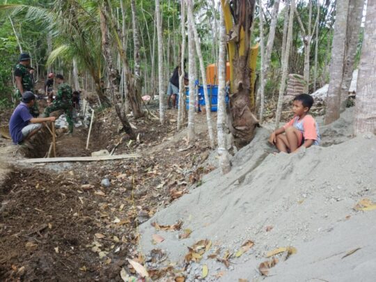 Lamunan Bocah Kecil di Lokasi TMMD 106
