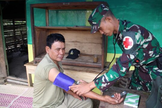 Tim Kesehatan Satgas TMMD 106 Kodim Cilacap, Periksa Kesehatan Warga