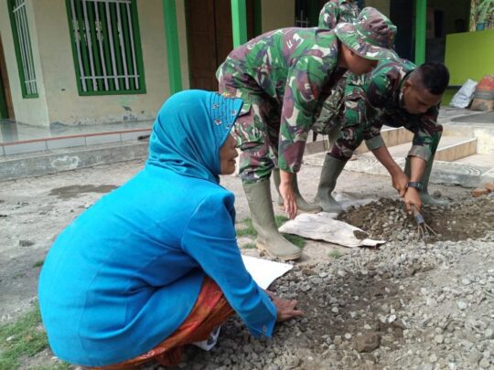 Usia Tua Bukan Halangan Dalam Membantu Kegiatan TMMD