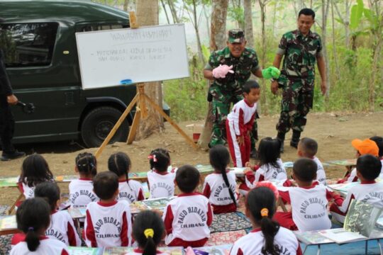 Berikan Materi Nilai-Nilai Nasionalisme, Anak-Anak Paud Hidayah Sangat Antusias