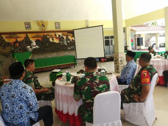 Dansatgas TMMD 106 terima Paparan Danki Satgas pada Kunjungan Kerja ke Lokasi