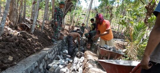TMMD 106 KODIM 0818 KAB.MALANG LANJUTKAN AKTIFITAS BANGUN PELENGSENGAN