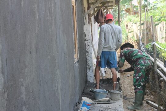 Rumah Sahidin, Penerima RTLH, Memulai Pasang Bata Merah