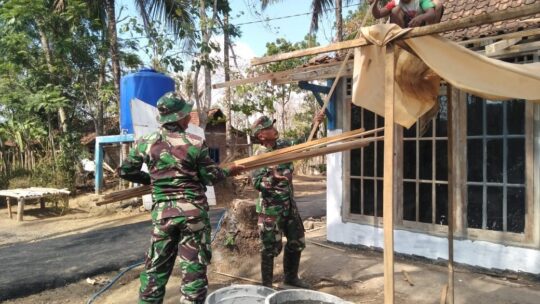 Atap Teras Mulai Didirikan, Ini Ucapan Sodikin