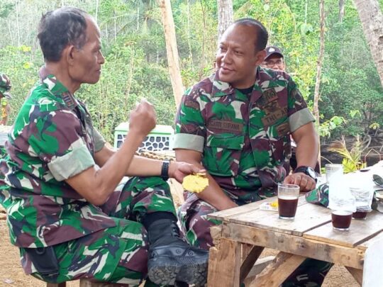 Cuaca Panas, Mendoan dan Segelas Kopi Pelepas Lelah