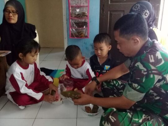 Menambah Penunjang Gizi, Balita Diberi Makanan Tambahan