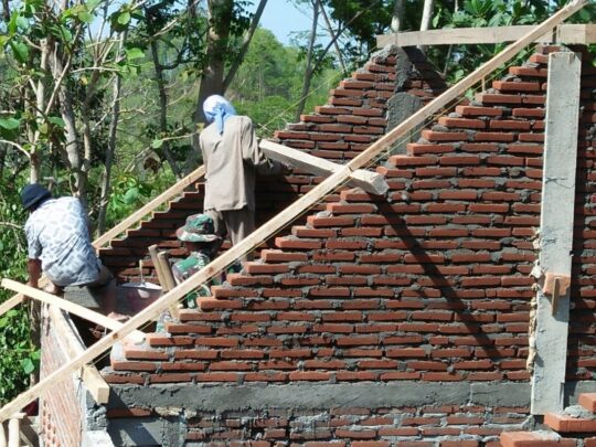 Penuh Ke Hati Hatian Dalam Pemasanga Kuda2 Rumah