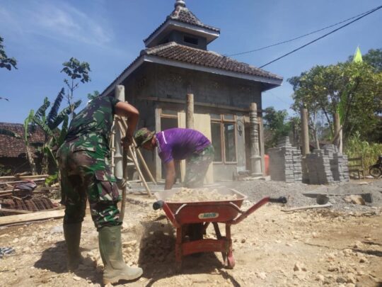 Gerobak Sorong Mempermudah pengangkutan Batako