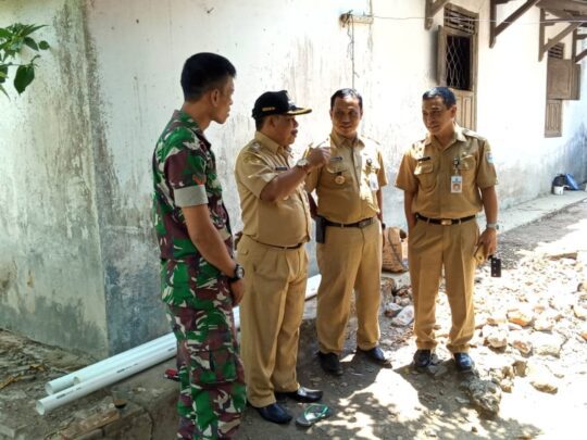 Camat Jeruklegi Tinjau Hasil Rehab RTLH di Lokasi TMMD 106 Kodim Cilacap