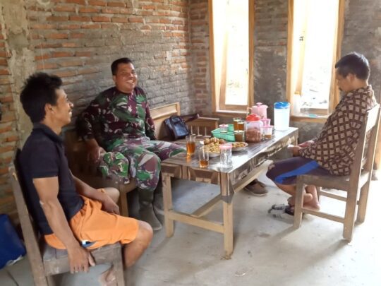 Satgas TMMD 106 Kodim Cilacap, Rehat di Rumah Warga