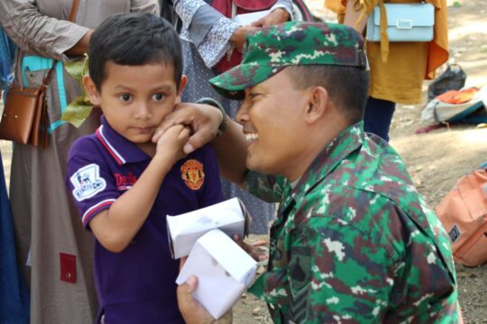 Ipan: “Terimakasih Pak Tentara Atas Snacknya”