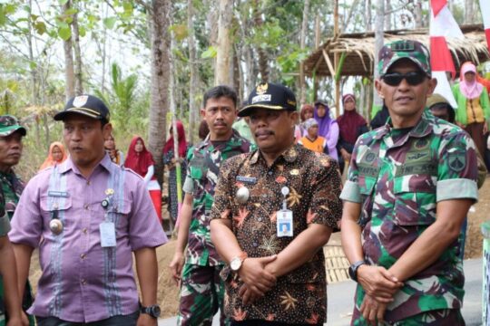 Aspresiasi Pada Masyrakat dan TNI, Ketua Tim Wase Itdam Kunjungi Lokasi Kegiatan TMMD Cilacap
