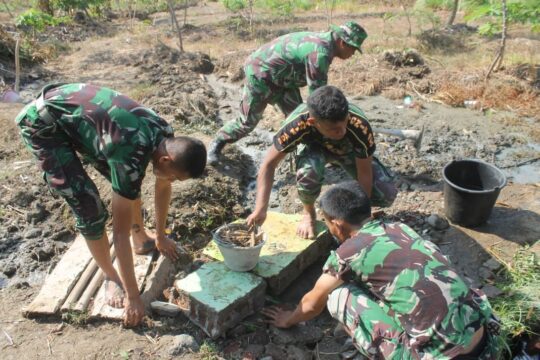 Kemanunggalan TNI bersama Rakyat, Atasi Kemarau Panjang Mencari Sumber Mata Air