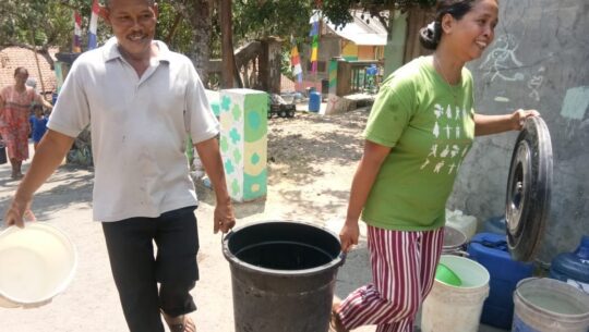 Berat Sama Dijinjing, Ringan Sama Dipikul