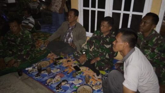 Pak Kades pun Nobar bersama Warga dan Satgas TMMD 106 Kodim Cilacap