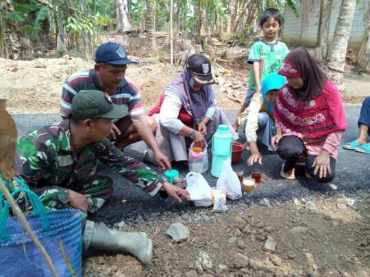 Secangkir Kopi, Wujudkan Kebersamaan Warga Dan TNI
