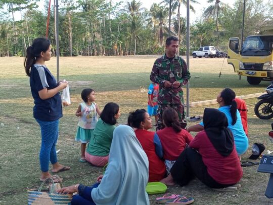 Kapten Agus, Minta Emak-emak Jaga Kebersihan Lapangan Cironeng