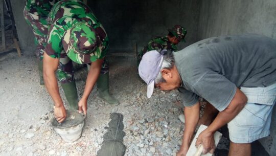 Plesterisasi RTLH Milik Sujarwo Dikebut