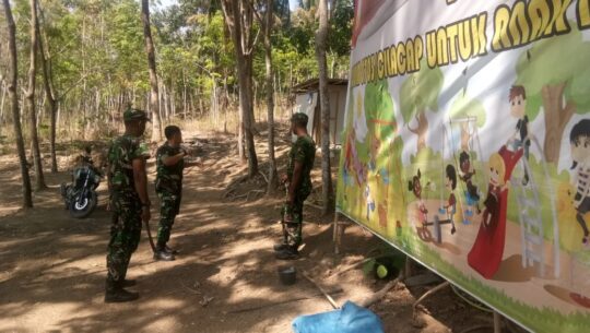 Sertu Mulyono Bersama Satgas TMMD Betulkan Posisi Bener Wasbang Di Obwis Krama Cenil