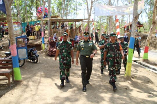 Kasdam IV Diponegoro Tinjau Progres Program TMMD Reguler Ke 106 Kodim 0703 Cilacap di Desa Cilibang