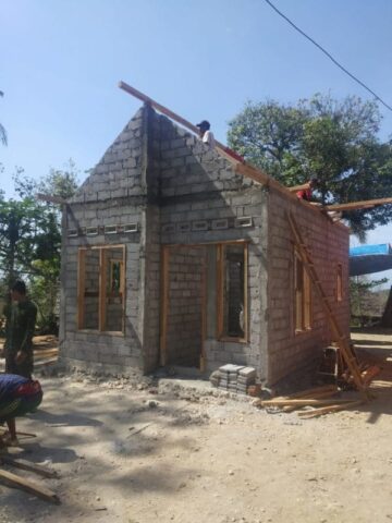 Tahap Pemasangan Blandar DI RTLH Pak Arifin