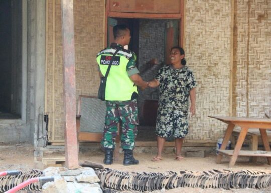 Bakti Sosial Kesehatan, Kaposkes 05.10.01 Ponorogo Sisir Rumah-Rumah Warga Lokasi TMMD ke 106