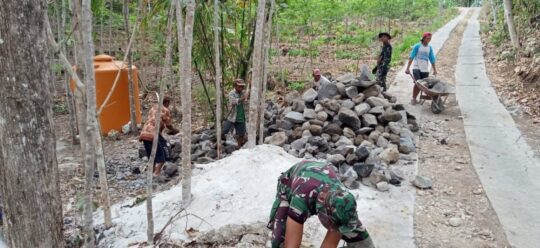 MATERIAL BATU TETAP DI DROP UNTUK PLENGSENGAN