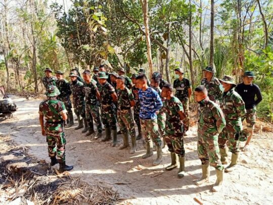 Kapten Caj Dwi Bandiyo Berikan Suntikan Semangat Bagi Anggota Satgas TMMD ke 106