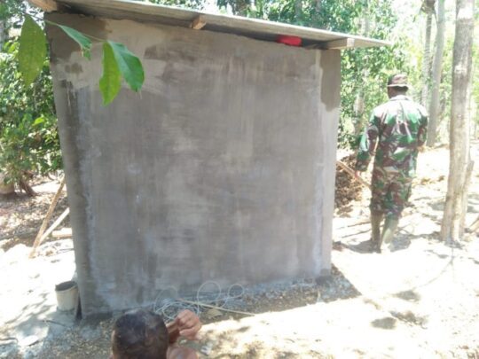 Jamban Baru Pak Warino Sudah Hampir Selesai