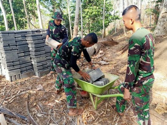 Sentuh RTLH, TMMD 106 Kodim 0818/ Malang Lakukan Renovasi Rumah Milik Warga Kurang Mampu
