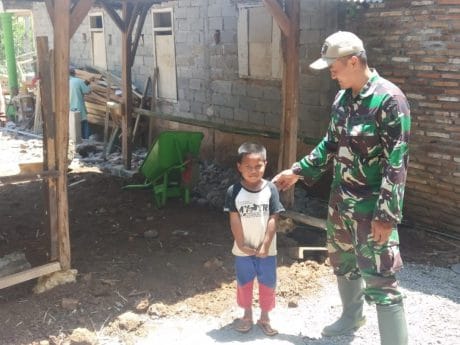 Kedekatan Anggota TNI Tak Hanya Kepada Orang Dewasa