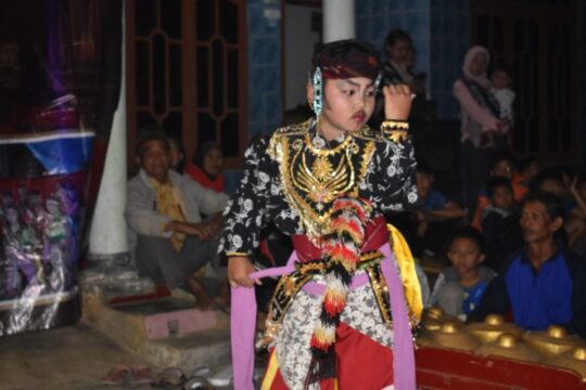 Pesona Kesenian di Lokasi TMMD 106 Kodim 0818