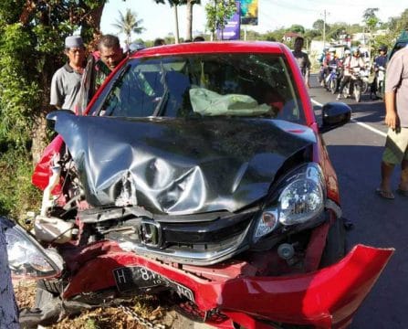 Kurang Berhati-hati, Mobil Brio Tabrak Dua Motor Satu Orang Tewas Di Lokasi Kejadian
