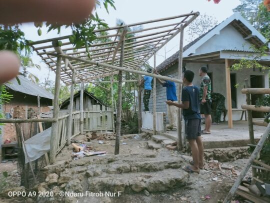 PEMBONGKARAN RUMAH SEMENTARA, TMMD REG KE 106 KODIM 0818 MALANG – BATU