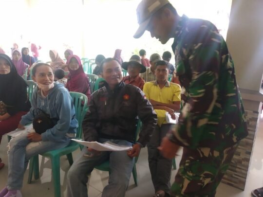 Disdukcapil Adakan Pelayanan Pembuatan Akte Kelahiran di Lokasi TMMD 106 Kodim 0818