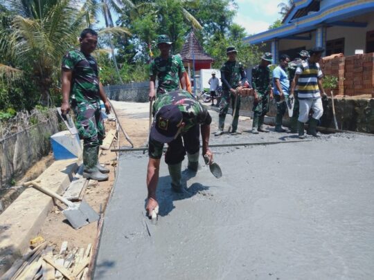 Naryo Suroso Bangga Dapat Bekerjasama Dengan Anggota Satgas TMMD ke 106
