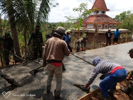 Satgas TMMD Membangun Jalan Guna Percepat Pembangunan Perekonomian Desa