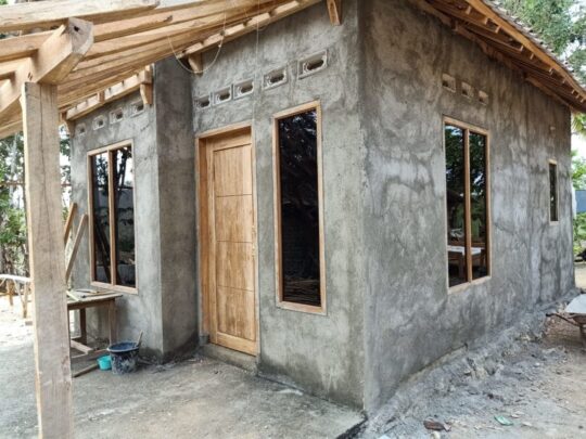 Pembangunan RTLH Bapak Boyani Sudah Terpasang Kusen Pintu Dan Jendela Kayu