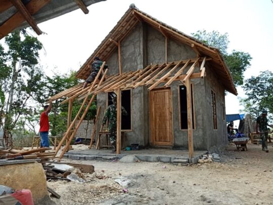 Pembuatan Teras Pak Boyani Mulai di Kerjakan