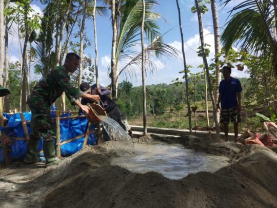 TMMD Donomulyo Gunung Adukan Campuran Siap di Olah