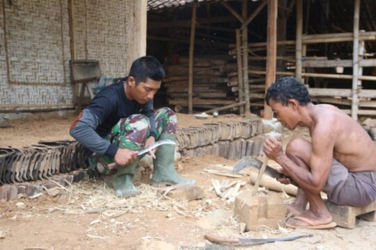 Melirik Indahnya Kebersamaan TNI-Rakyat Dalam TMMD ke 106