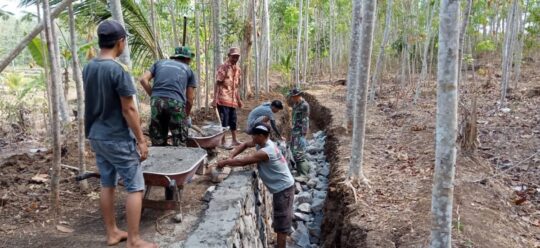 Jumat Hari Pendek TMMD Donomulyo Tetap Lanjut