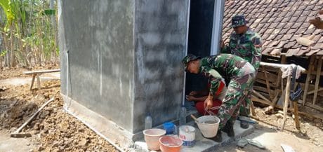 Satgas TMMD 106, Tingkatkan Kesehatan Masyarakat melalui MCK