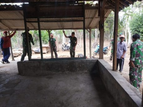 RUMAH BU PAINEM DI SULAP PAK TENTARA