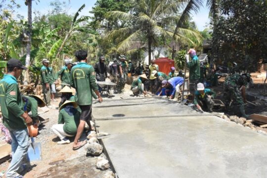 Pengecoran Jalan Perlu Kerja Keras