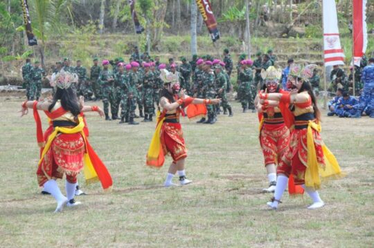 Tari Bapang ramaikan penutupan TMMD 106 Kodim 0818